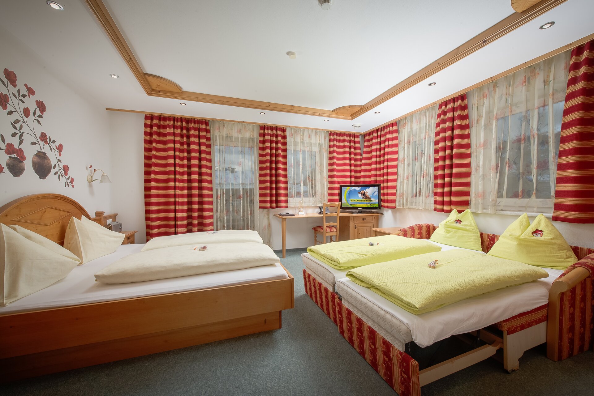 Amselnest — Doppelzimmer mit Balkon in der Alpenvilla St. Johanner Hof