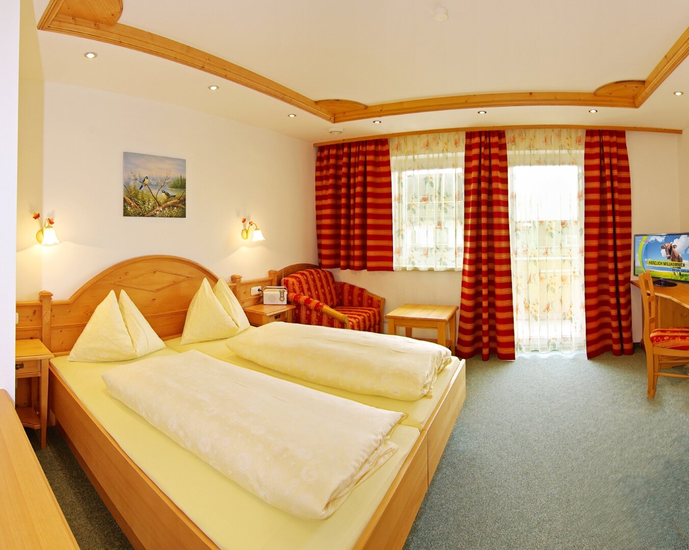 Schwalbennest — kompaktes Doppelzimmer in der Alpenvilla St. Johanner Hof
