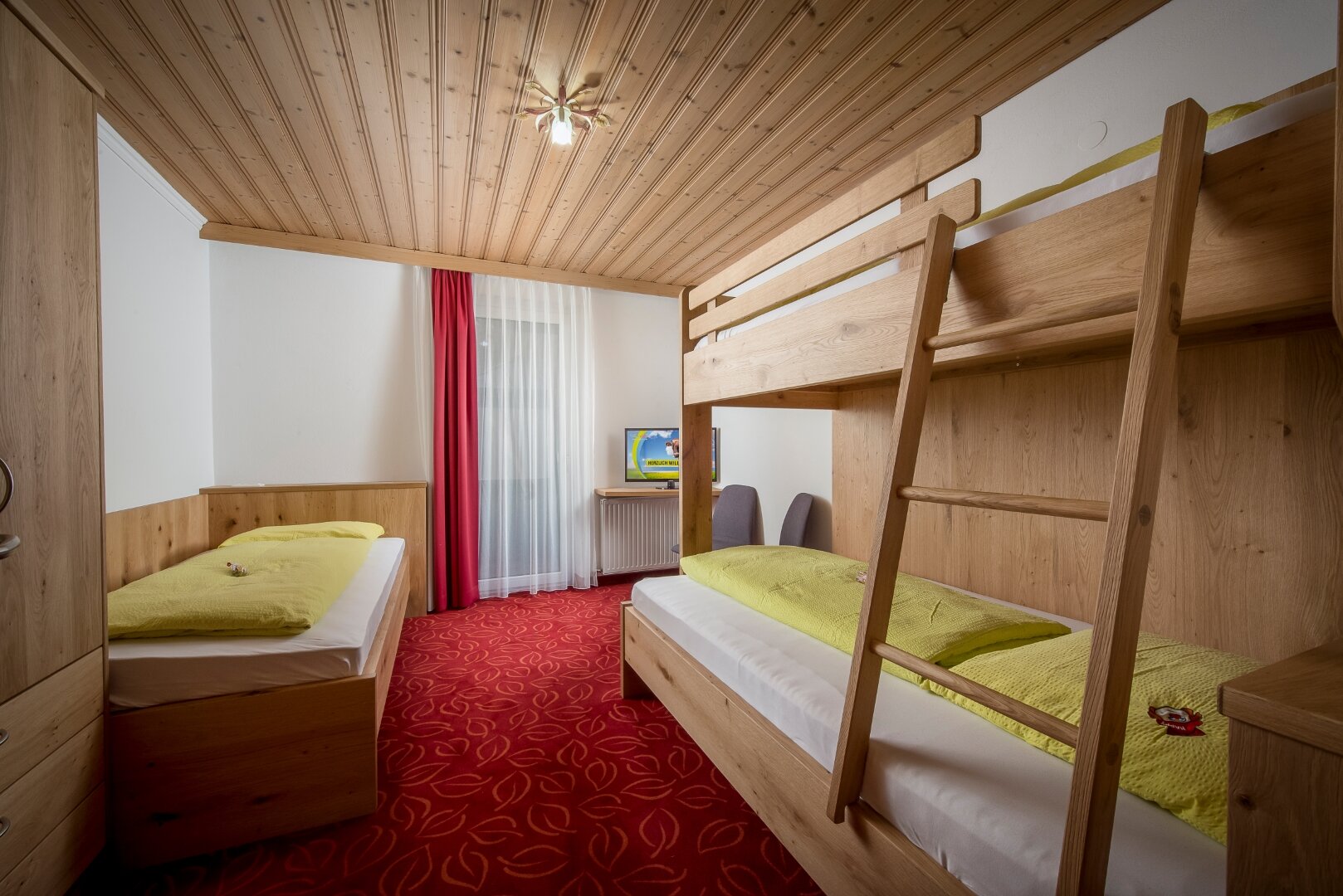 Kinderzimmer im Schwanennest mit Stockbetten